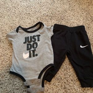 Infant boys Nike 9 month outfit